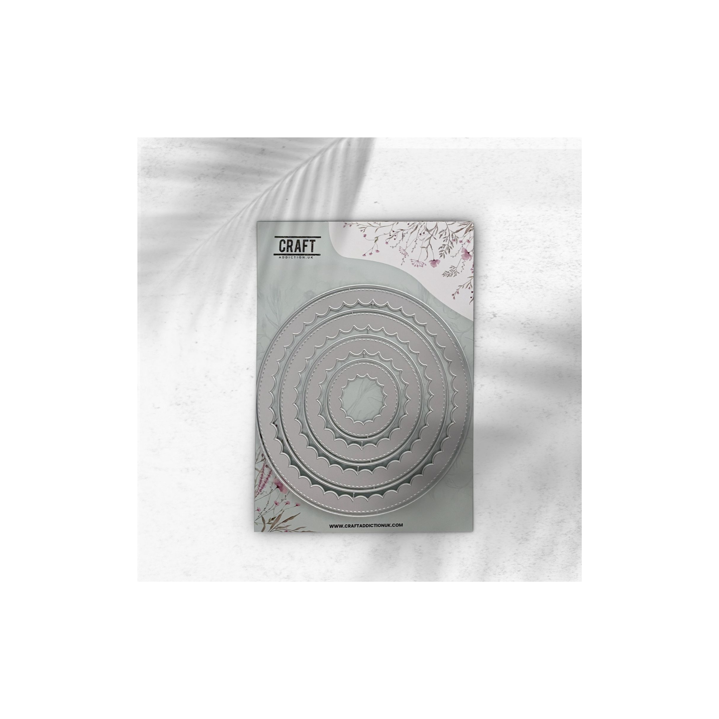 Luxe Circle Inverted Scallop Frames Die